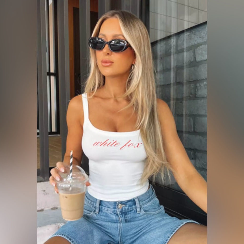 Cute white fox white top size XS